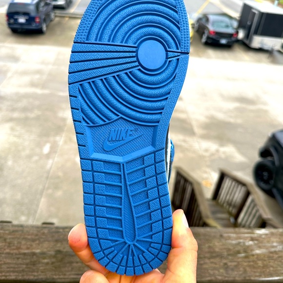 Custom University of Kentucky wildcats Air Jordan 1. Size 9.5 - Picture 4 of 4